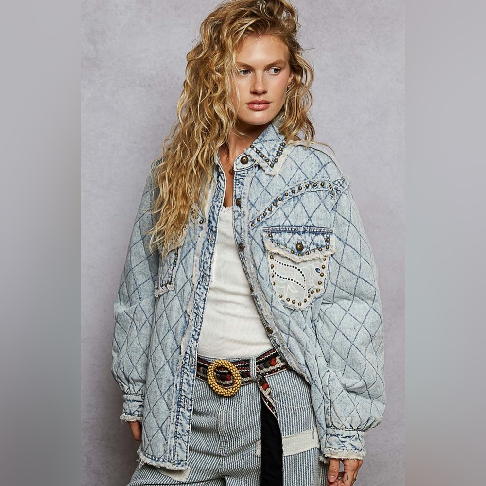 POL Light Wash Quilted Studded Jean Jacket Sz S Coastal Cowgirl 🤠 chic cozy